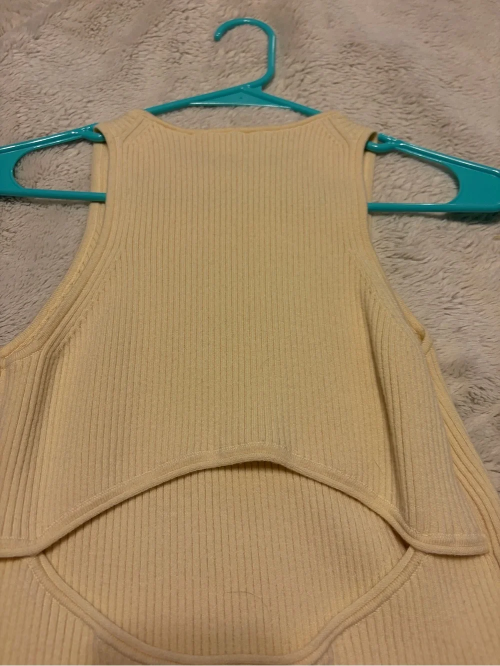 Lululemon butter cream Sleeveless Ribbed Knit Tank Top - sz 6